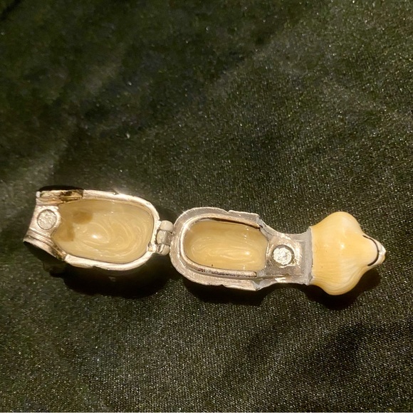 MONET PANDA - Picture 3 of 5